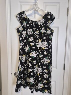 Women's Fit And Flare Cap Sleeve Pinup Dress